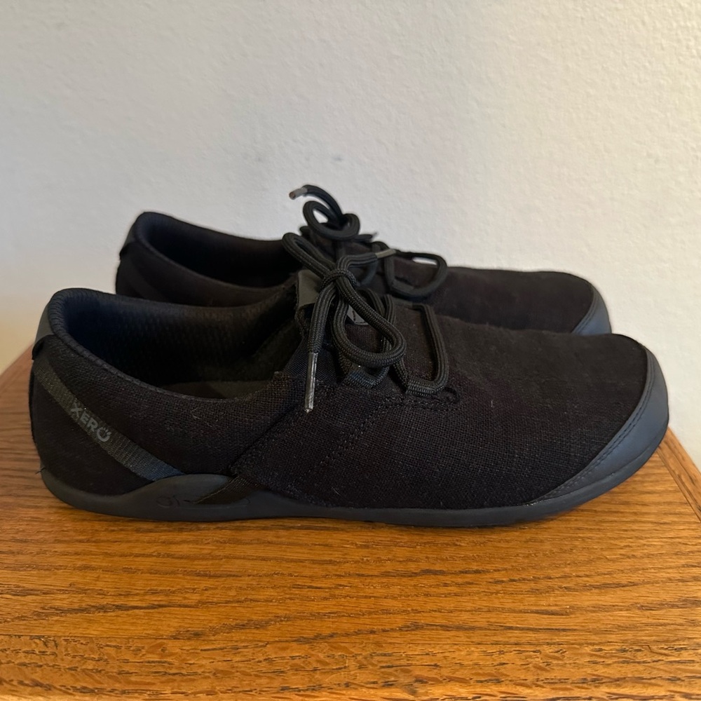 LIKE NEW Men's Xero Shoes Hana Barefoot Wide Toe Casual Shoes Size 8